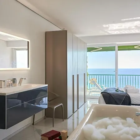 Apartment Sunlight - Sky Blue - 3 Bedroom Flat With Sea View On The Promenade Des