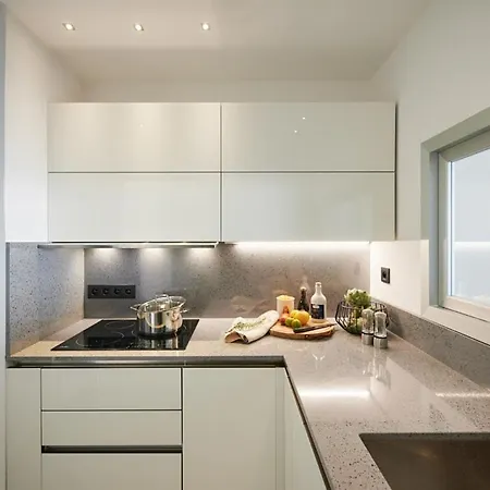 Sunlight - Sky Blue - 3 Bedroom Flat With Sea View On The Promenade Des *