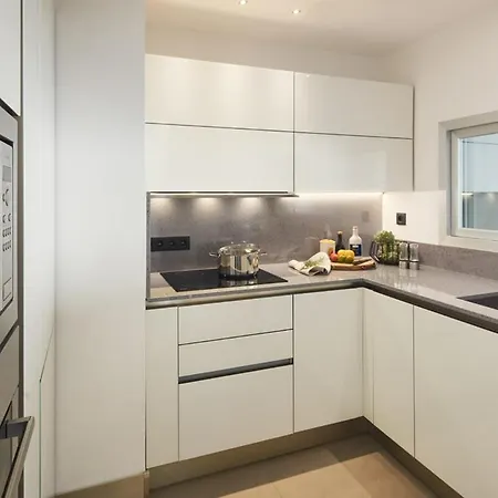 Sunlight - Sky Blue - 3 Bedroom Flat With Sea View On The Promenade Des *