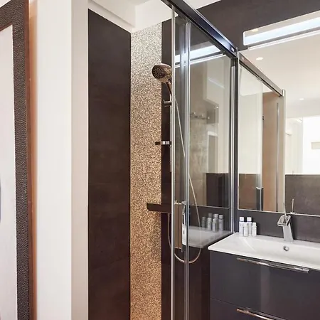 Sunlight - Sky Blue - 3 Bedroom Flat With Sea View On The Promenade Des