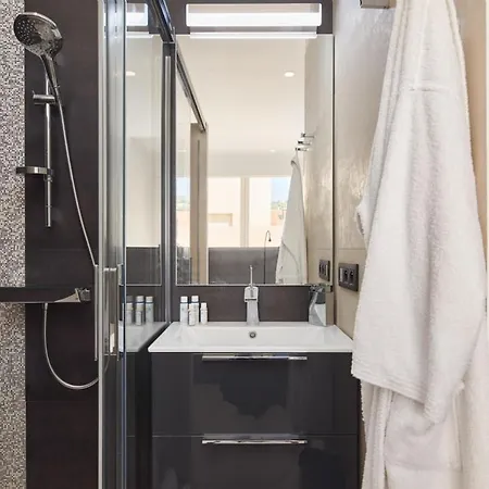 Sunlight - Sky Blue - 3 Bedroom Flat With Sea View On The Promenade Des Apartamento *