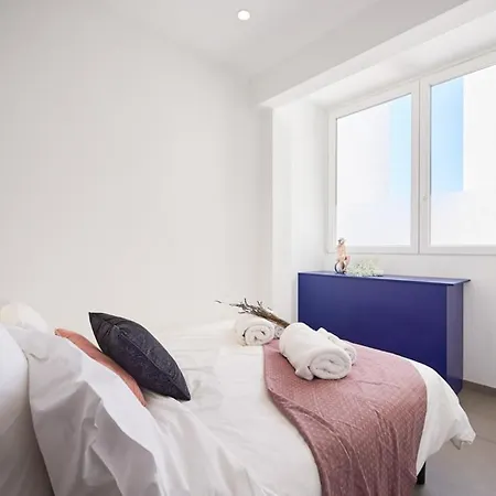 Sunlight - Sky Blue - 3 Bedroom Flat With Sea View On The Promenade Des