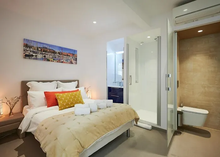 Sunlight - Sky Blue - 3 Bedroom Flat With Sea View On The Promenade Des *