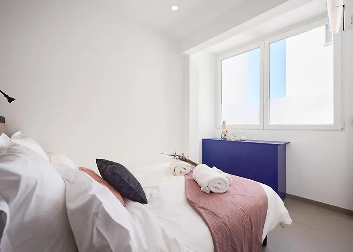 Sunlight - Sky Blue - 3 Bedroom Flat With Sea View On The Promenade Des