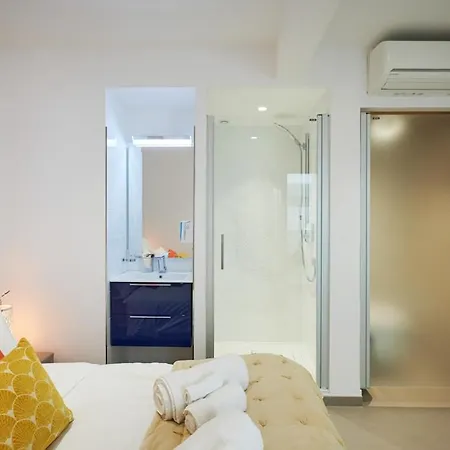 Апартаменты Sunlight - Sky Blue - 3 Bedroom Flat With Sea View On The Promenade Des *